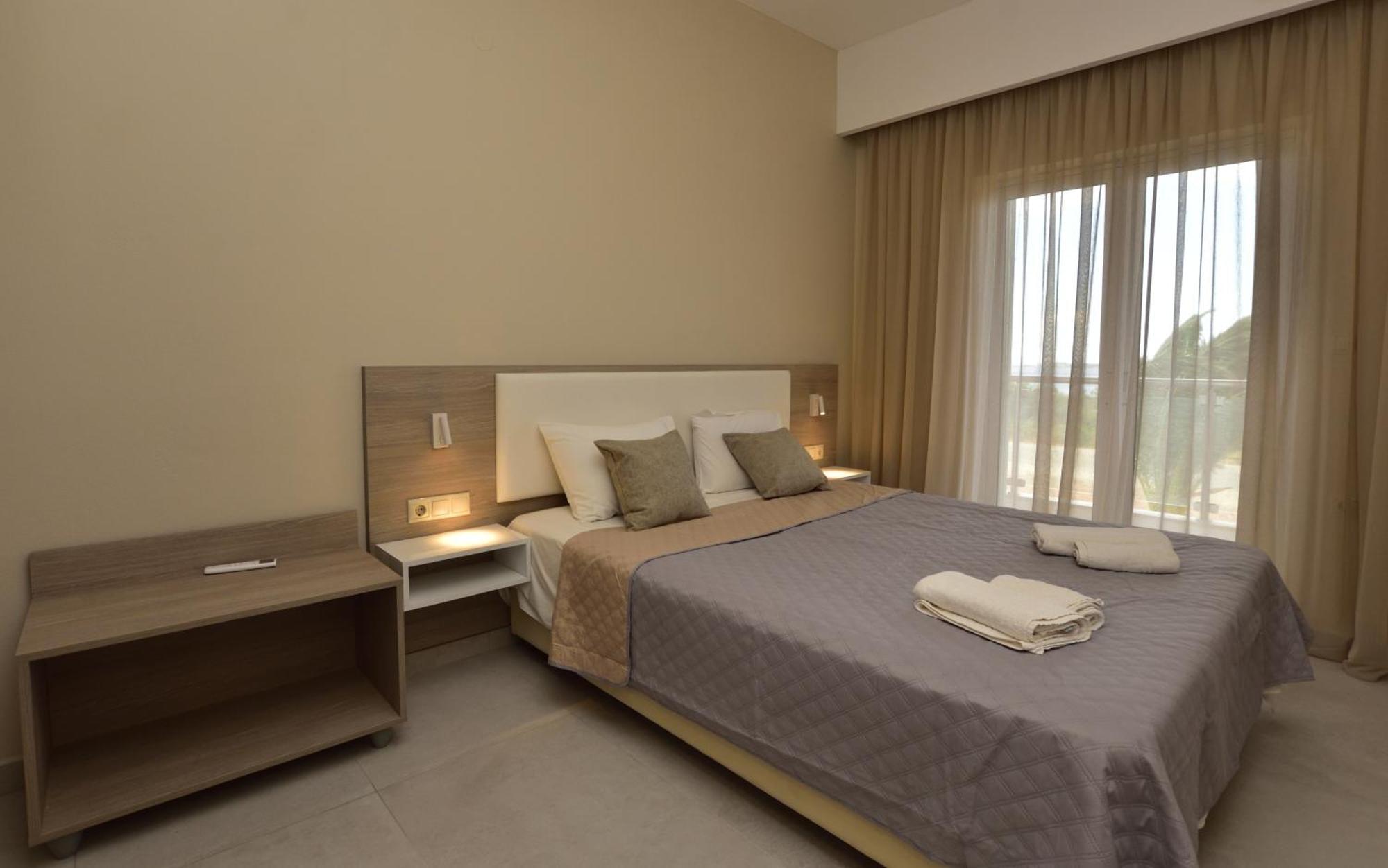 Flisvos Rooms Palaiochora Zewnętrze zdjęcie