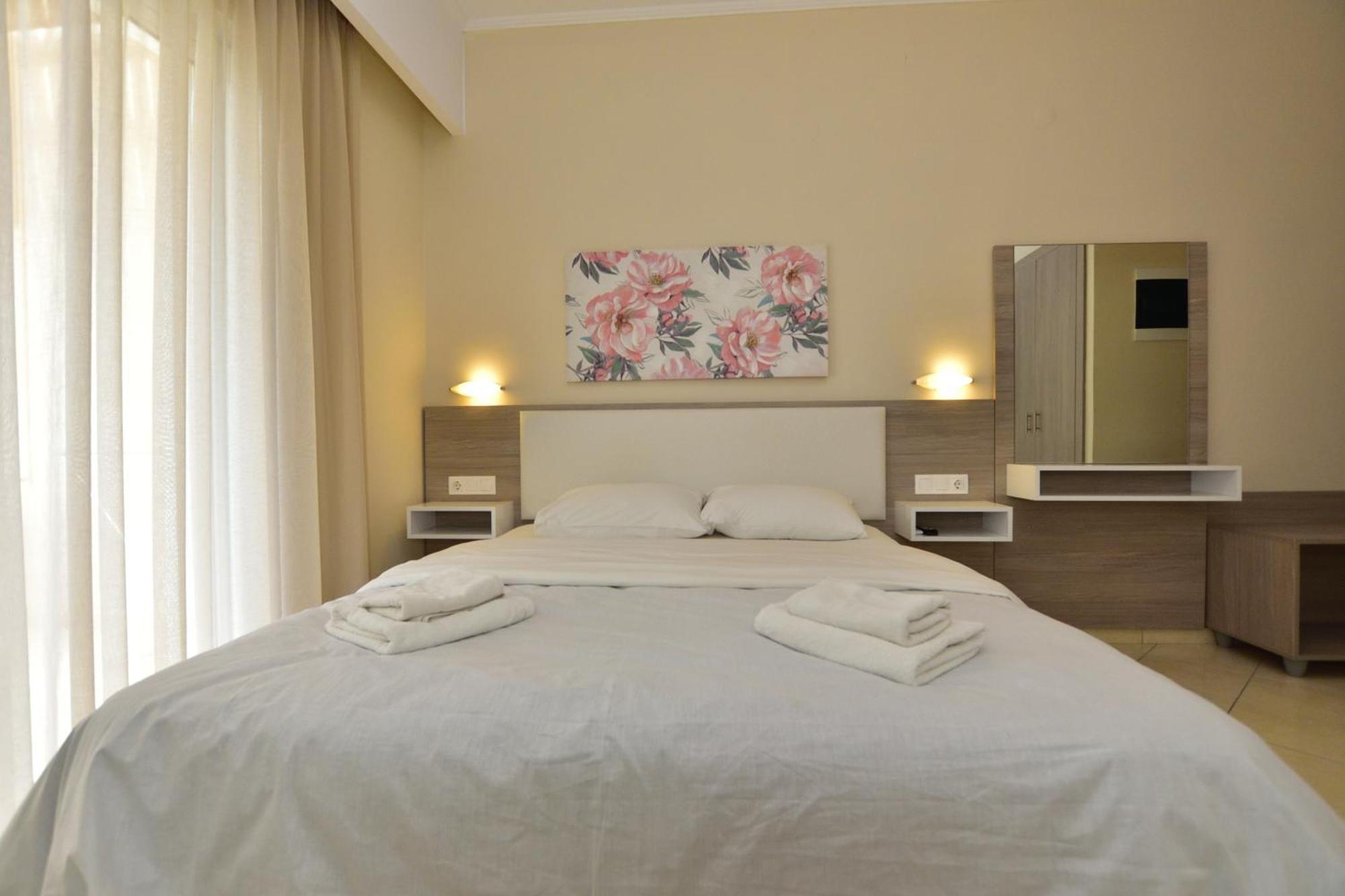 Flisvos Rooms Palaiochora Zewnętrze zdjęcie