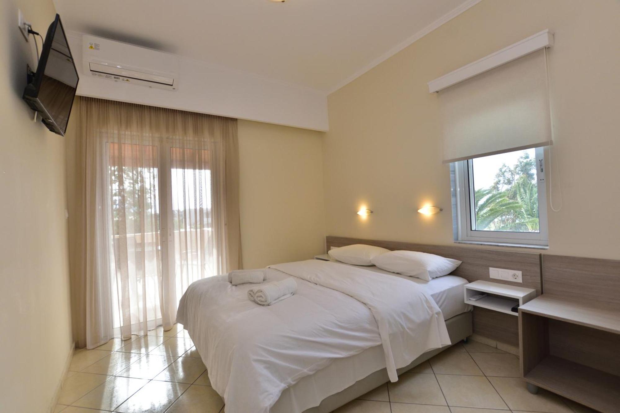 Flisvos Rooms Palaiochora Zewnętrze zdjęcie