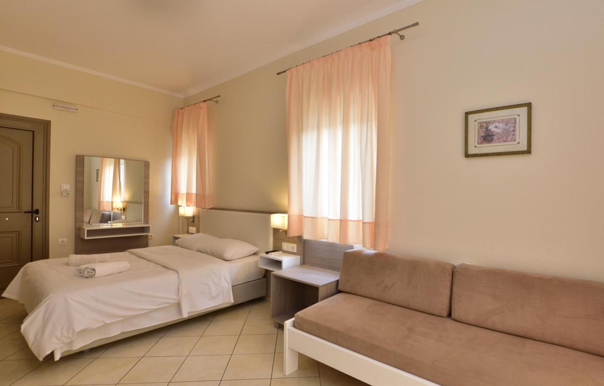 Flisvos Rooms Palaiochora Zewnętrze zdjęcie