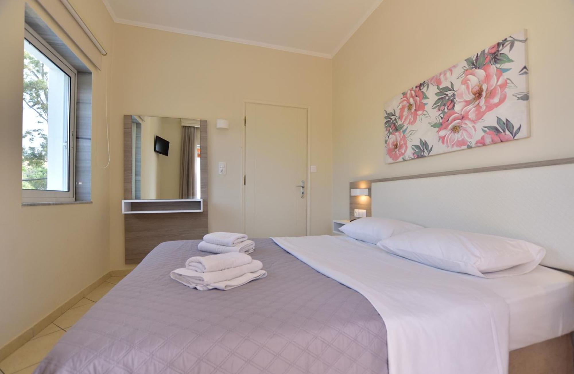 Flisvos Rooms Palaiochora Zewnętrze zdjęcie